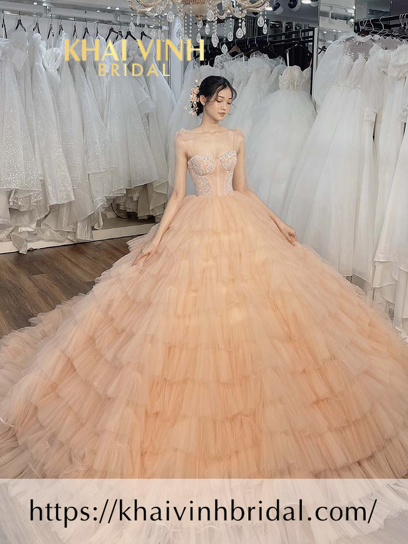 top các mẫu váy cưới hồng xinh nhất cho nàng trong năm 2023