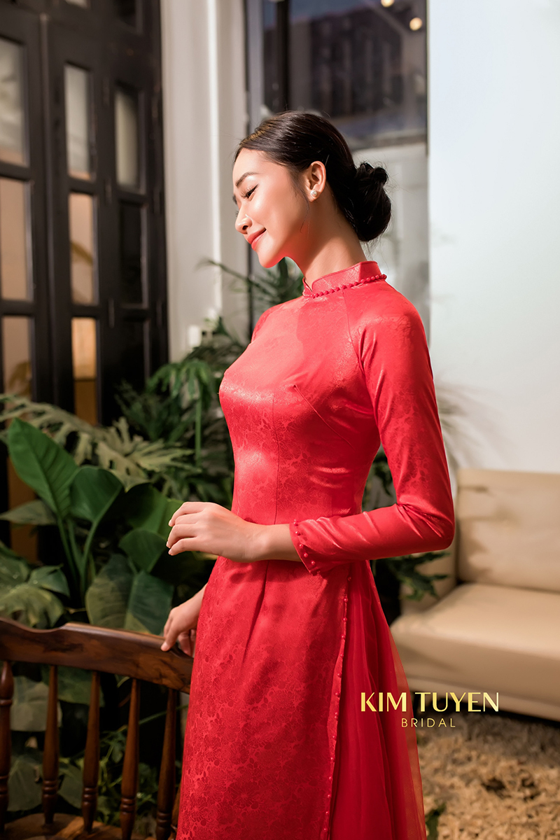 Váy cưới phòng xòe đỏ tay dài - Hien Vy Bridal | Áo cưới Hiên Vy | Cho thuê  áo cưới | Bán áo cưới
