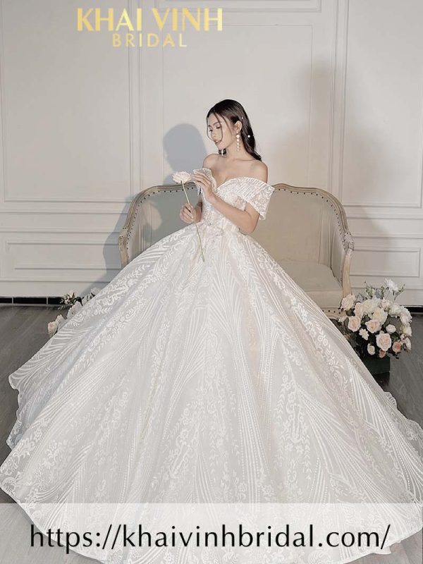 Ngắm bộ váy cưới 'Lọ Lem' trị giá 400 triệu của Lê Hà | Tin tức Online