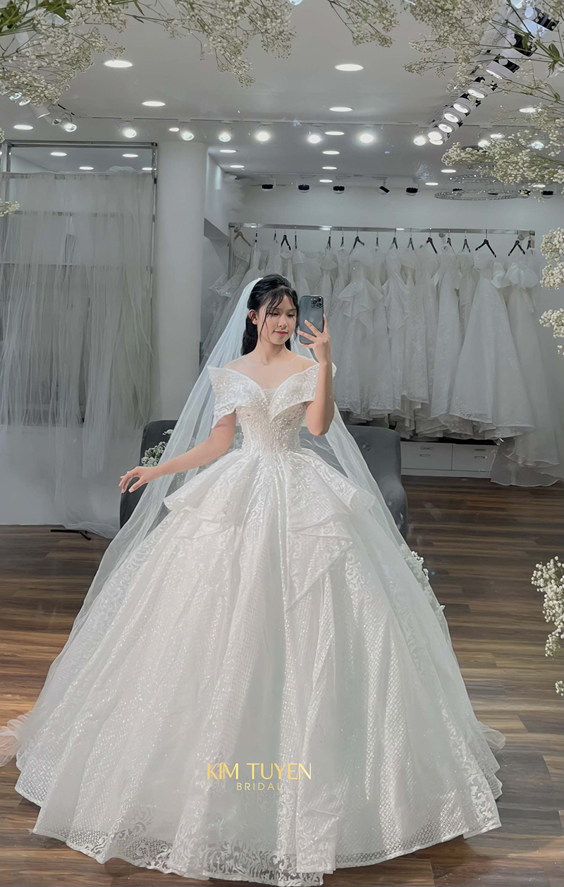 Những chiếc váy cưới đẹp như mơ của sao Hoa ngữ - Thời trang - Việt Giải Trí