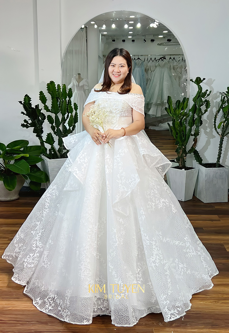 Where to shop for plus size wedding dresses in Ho Chi Minh?