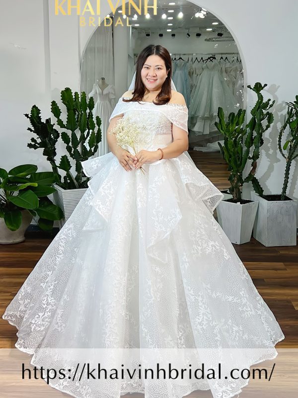 Váy cưới màu trắng làm lễ trễ vai tùng kim sa nổi - VC44 - NiNiStore 2024