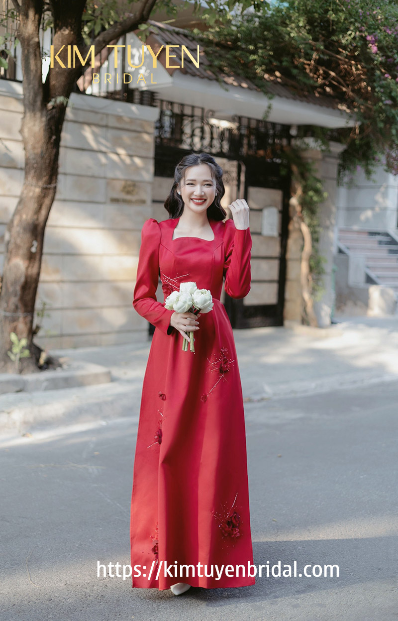 Khánh Phương với áo dài cưới thêu kim tuyến - Ngôi sao | Váy dạ hội màu đỏ,  Áo dài, Phong cách thời trang